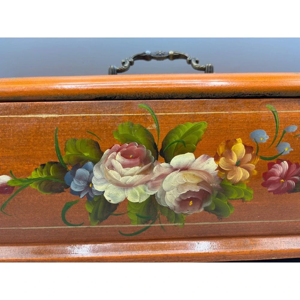 Vtg Hand‎ Painted Wooden Box Floral Design w/ Lid Storage Decorative